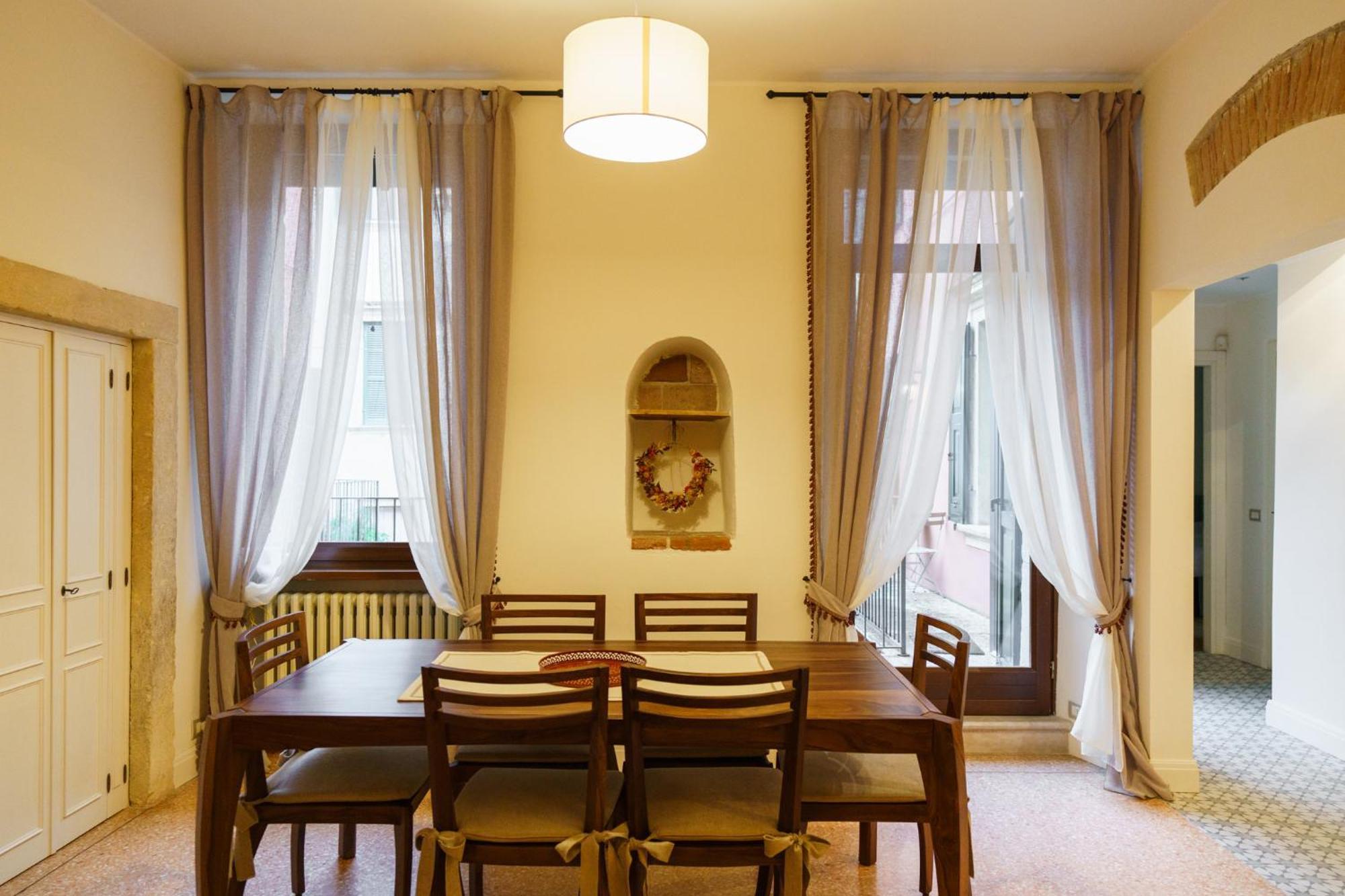 Domus Verona - Elegante Residenza Satiro ภายนอก รูปภาพ