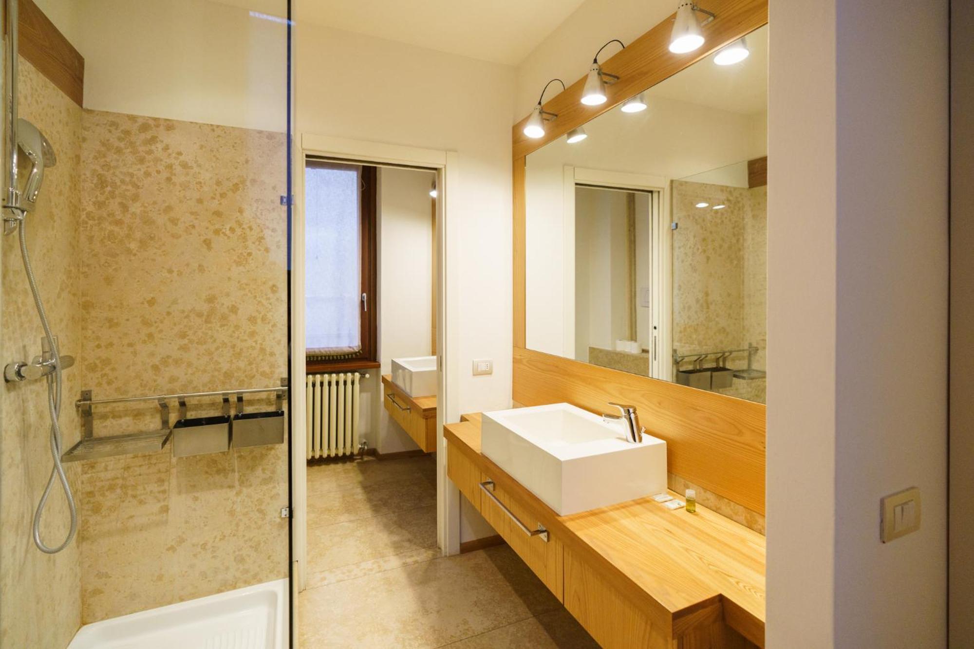 Domus Verona - Elegante Residenza Satiro ภายนอก รูปภาพ