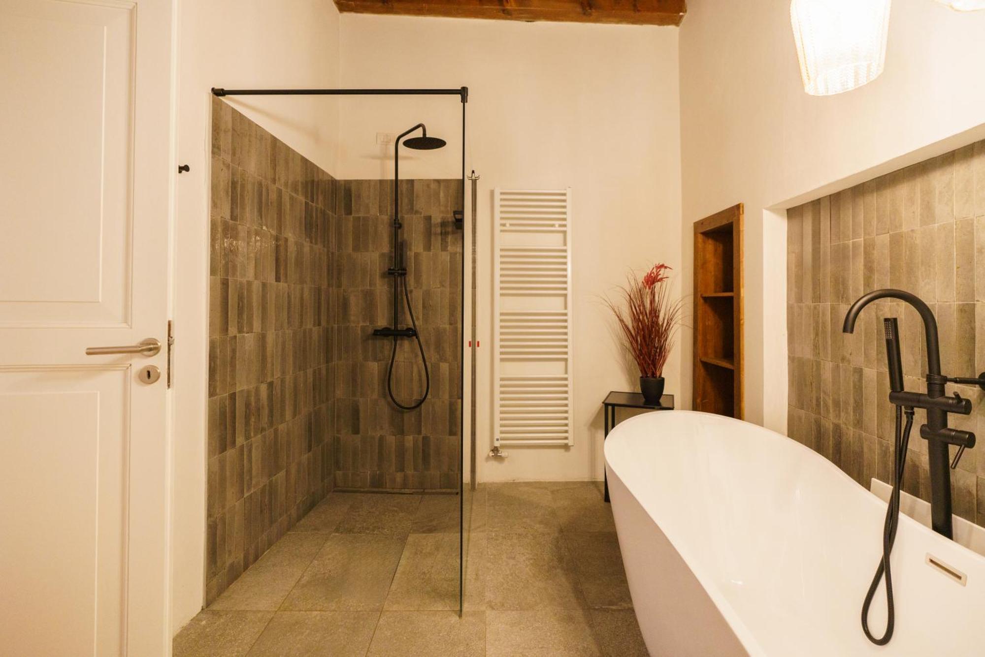 Domus Verona - Elegante Residenza Satiro ภายนอก รูปภาพ